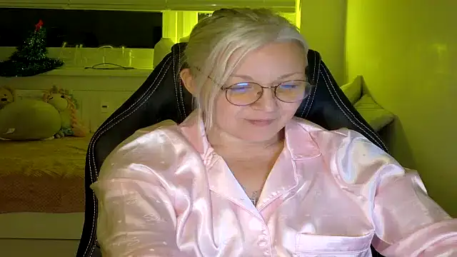 Snapshot of Linsy_Kim chatting on February 2026 11:10:02 PM Linsy Kim online show from February 2026 11:10:02 PM