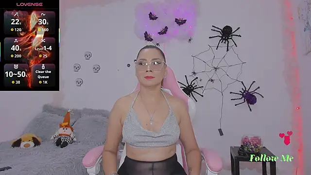 milfAaura online show from October 2025 03:14:01 AM