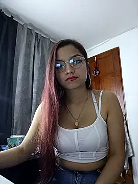 Snapshot of NaughtyLola_26 chatting on September 2025 09:19:01 PM NaughtyLola 26 online show from September 2025 09:19:01 PM