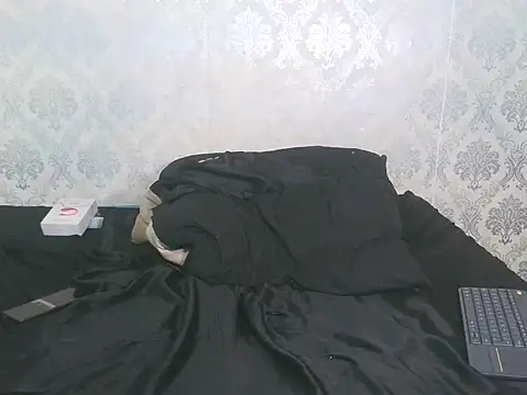 leandro477 online show from November 2025 03:49:02 AM