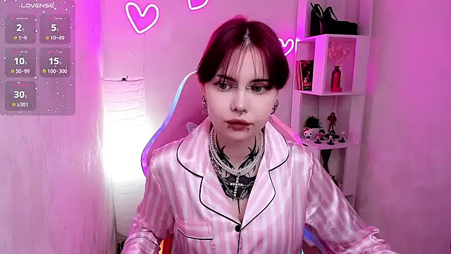 Morana Batt online show from November 2025 01:48:02 AM