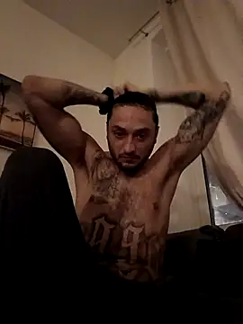 Snapshot of Woodern chatting on November 2025 12:55:02 AM Woodern online show from November 2025 12:55:02 AM