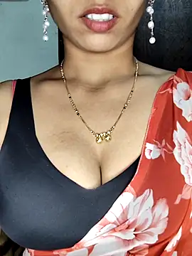 Savita2310 online show from December 2025 04:14:02 PM