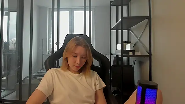 Agatha May online show from December 2025 08:08:02 AM