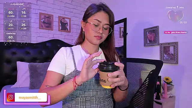 Snapshot of MAYASMITH__ chatting on September 2025 02:11:02 AM MAYASMITH online show from September 2025 02:11:02 AM