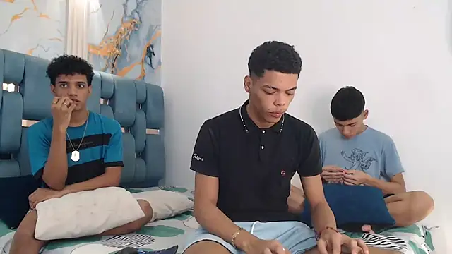 PRETTY FEM online show from March 2026 01:43:01 AM