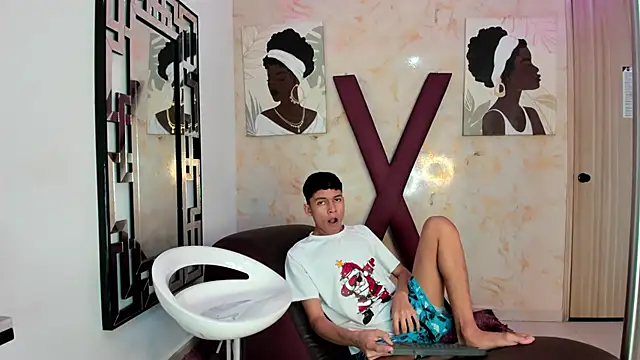 PRETTY FEM online show from March 2026 01:29:02 AM