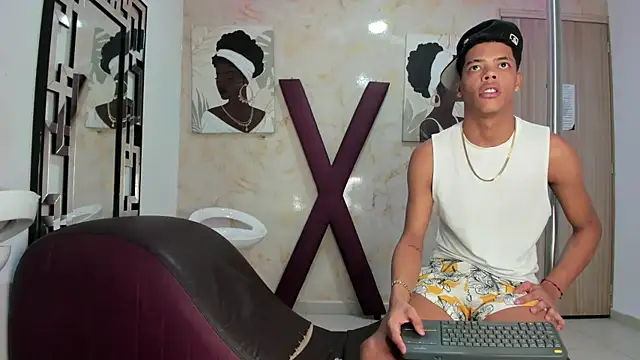 PRETTY FEM online show from June 2026 07:31:02 PM