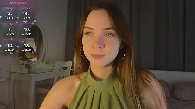Snapshot of CarollSmithh chatting on September 2025 08:10:01 PM CarollSmithh online show from September 2025 08:10:01 PM