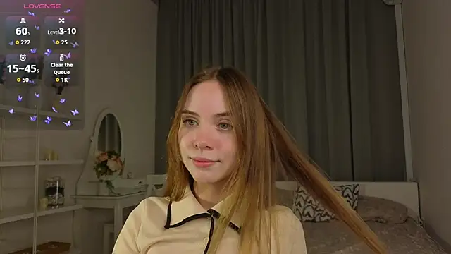 Snapshot of CarollSmithh chatting on September 2025 08:44:02 PM CarollSmithh online show from September 2025 08:44:02 PM