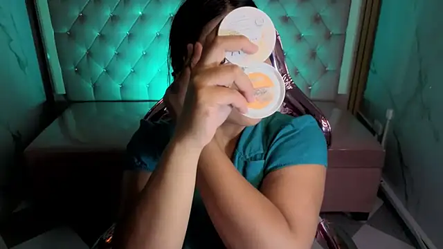 Victoria b  online show from November 2025 07:56:02 PM