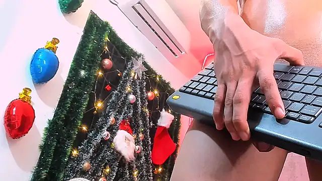 Snapshot of Manuel_FPG chatting on December 2025 04:07:02 AM Manuel FPG online show from December 2025 04:07:02 AM