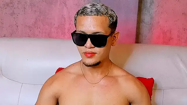 Snapshot of Manuel_FPG chatting on December 2025 02:30:02 AM Manuel FPG online show from December 2025 02:30:02 AM