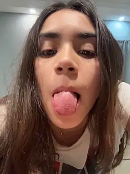 Ariovalle online show from March 2026 01:55:01 AM