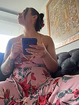 Snapshot of Sarahlove_90 chatting on October 2025 03:45:01 PM Sarahlove 90 online show from October 2025 03:45:01 PM