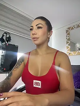 Snapshot of Sarahlove_90 chatting on November 2025 05:45:01 PM Sarahlove 90 online show from November 2025 05:45:01 PM