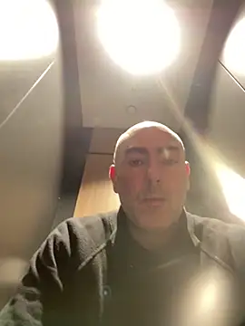 Richmcgee online show from March 2026 08:22:02 AM