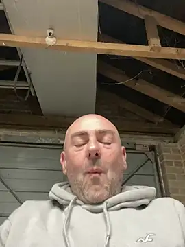 Richmcgee online show from March 2026 08:23:01 PM