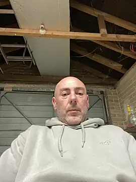 Richmcgee online show from March 2026 08:23:02 PM