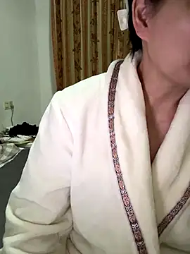 Snapshot of xiiuuff18 chatting on November 2025 11:32:02 AM xiiuuff18 online show from November 2025 11:32:02 AM