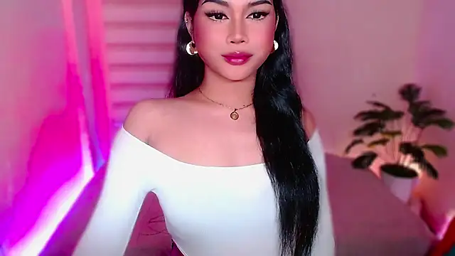 Snapshot of MissRumi_Hunter chatting on May 2026 09:44:02 PM MissRumi Hunter online show from May 2026 09:44:02 PM