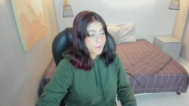 Julieth brown  online show from November 2025 12:44:02 PM