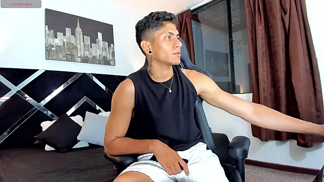 Adan Oriol online show from April 2026 03:45:02 AM