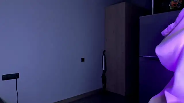 AiMinix online show from September 2025 04:12:01 PM