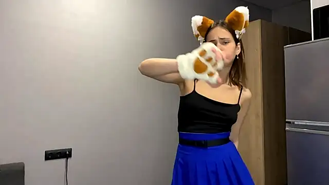 AiMinix online show from September 2025 04:12:02 PM