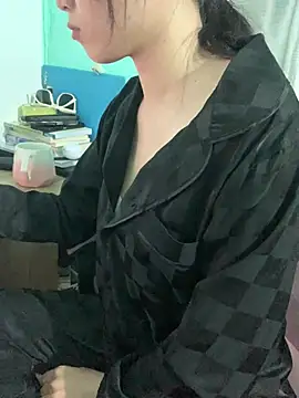 Snapshot of Ly-ny chatting on February 2026 01:33:02 PM Ly-ny online show from February 2026 01:33:02 PM