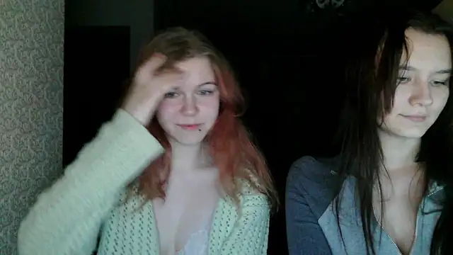 Snapshot of Poppy_sun chatting on October 2025 07:11:01 PM Poppy sun online show from October 2025 07:11:01 PM
