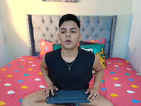 stewart mateo  online show from October 2025 02:01:02 AM