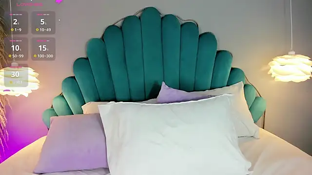 AlassiaHocthner online show from February 2026 11:49:02 AM