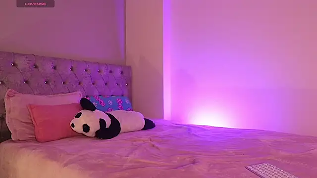 Alisha Olsen  online show from November 2025 03:16:01 AM