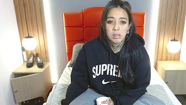 Snapshot of LiaMonroee_ chatting on February 2026 12:01:01 PM LiaMonroee online show from February 2026 12:01:01 PM