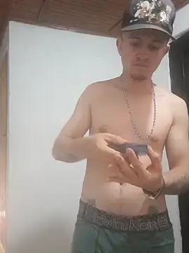 Loquendo2201 online show from September 2025 10:21:02 PM