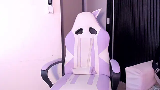 Gabrielaa Miller  online show from December 2025 07:53:01 PM