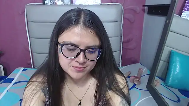 Snapshot of Cailing_Zu chatting on October 2025 07:35:02 PM Cailing Zu online show from October 2025 07:35:02 PM