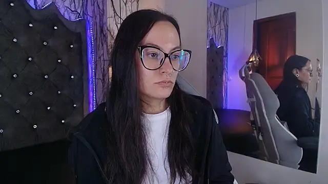 Snapshot of Zami_Escobar_of chatting on November 2025 06:51:01 PM Zami Escobar of online show from November 2025 06:51:01 PM