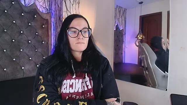 Snapshot of Zami_Escobar_of chatting on November 2025 06:03:02 PM Zami Escobar of online show from November 2025 06:03:02 PM