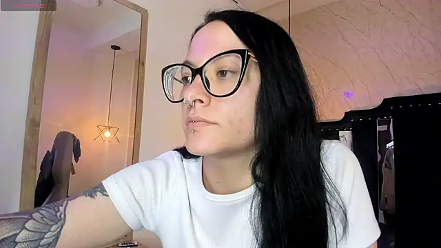 Snapshot of Zami_Escobar_of chatting on November 2025 06:56:02 PM Zami Escobar of online show from November 2025 06:56:02 PM