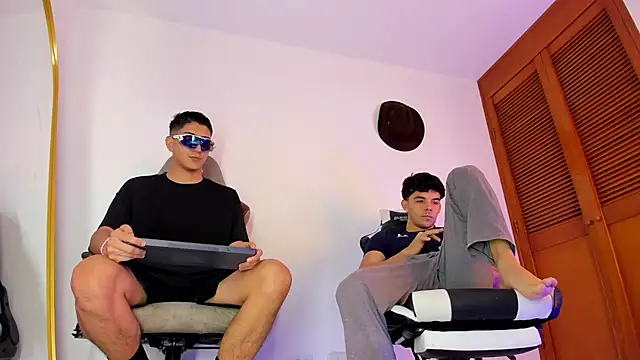 sotooliver3 online show from October 2025 06:08:01 PM