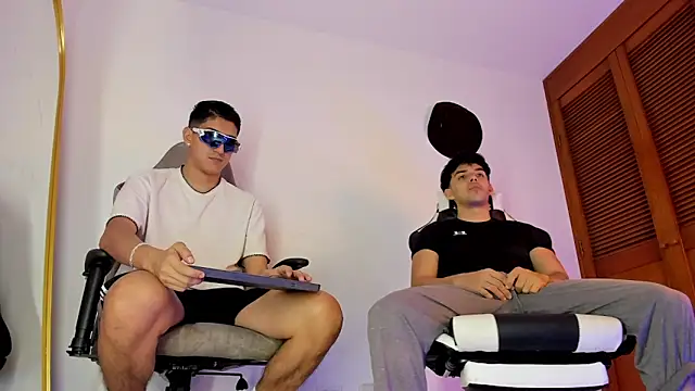 sotooliver3 online show from October 2025 07:34:02 PM