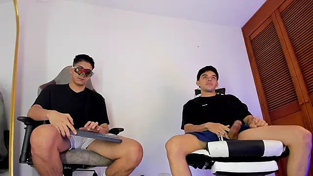 sotooliver3 online show from March 2026 08:37:01 PM