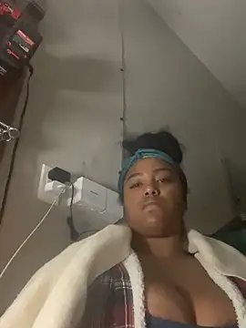 Snapshot of princesslivv chatting on October 2025 08:27:02 AM princesslivv online show from October 2025 08:27:02 AM