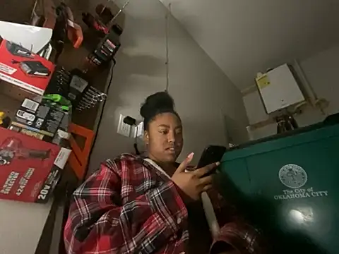 Snapshot of princesslivv chatting on October 2025 08:32:01 PM princesslivv online show from October 2025 08:32:01 PM