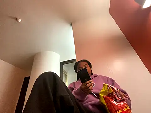 Snapshot of princesslivv chatting on November 2025 12:43:01 AM princesslivv online show from November 2025 12:43:01 AM