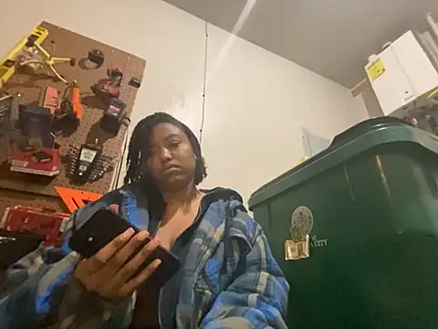 Snapshot of princesslivv chatting on November 2025 04:12:02 AM princesslivv online show from November 2025 04:12:02 AM