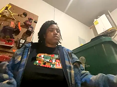 Snapshot of princesslivv chatting on November 2025 11:59:02 PM princesslivv online show from November 2025 11:59:02 PM