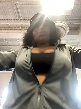 Snapshot of princesslivv chatting on January 2026 05:27:02 PM princesslivv online show from January 2026 05:27:02 PM